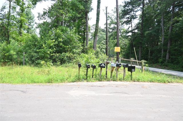 183 Road 3817, Cleveland, TX 77328