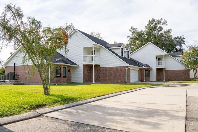 202 Racquet Lane, Houma, LA 70360