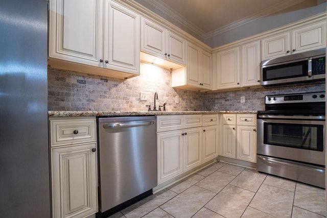 202 Racquet Lane, Houma, LA 70360