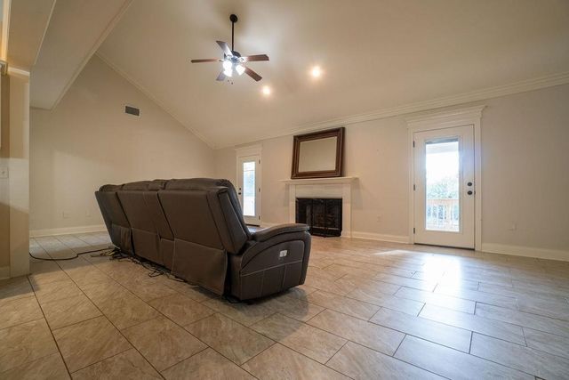 202 Racquet Lane, Houma, LA 70360