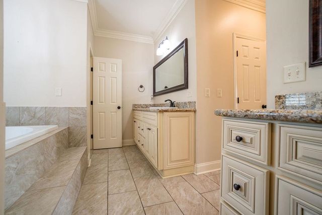202 Racquet Lane, Houma, LA 70360
