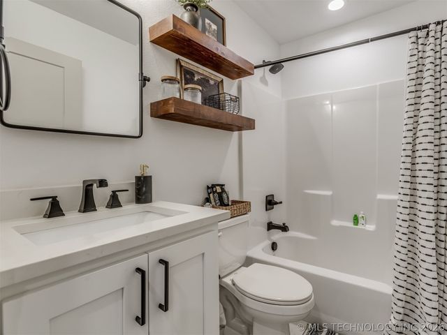 4713 E 146th Street S, Bixby, OK 74008