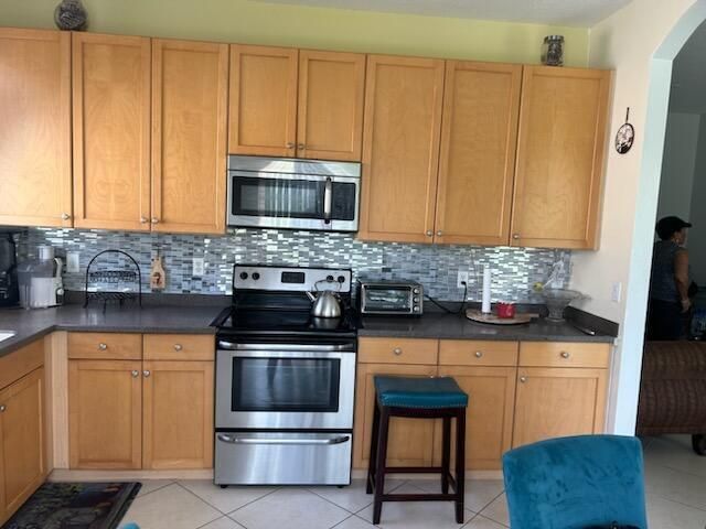 9981 SW Glenbrook Drive, Port St. Lucie, FL 34987