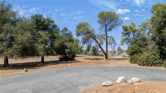 60 Redwood, Calimesa, CA 92399