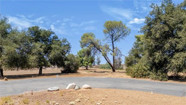 60 Redwood, Calimesa, CA 92399