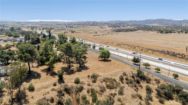 60 Redwood, Calimesa, CA 92399