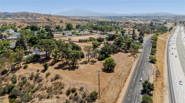 60 Redwood, Calimesa, CA 92399