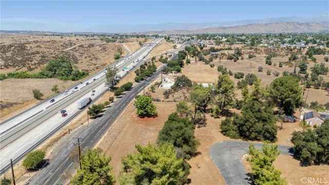 60 Redwood, Calimesa, CA 92399