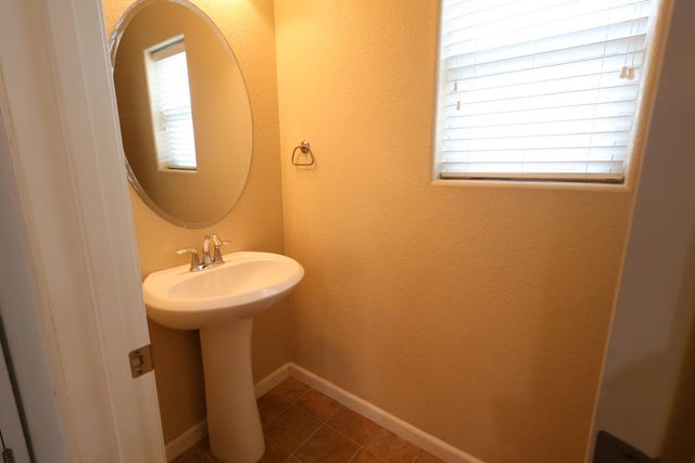 7369 E Garland Avenue, Fresno, CA 93737