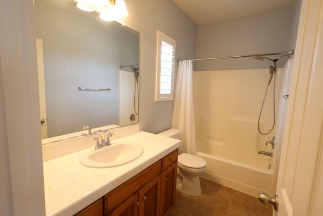 7369 E Garland Avenue, Fresno, CA 93737