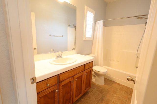 7369 E Garland Avenue, Fresno, CA 93737