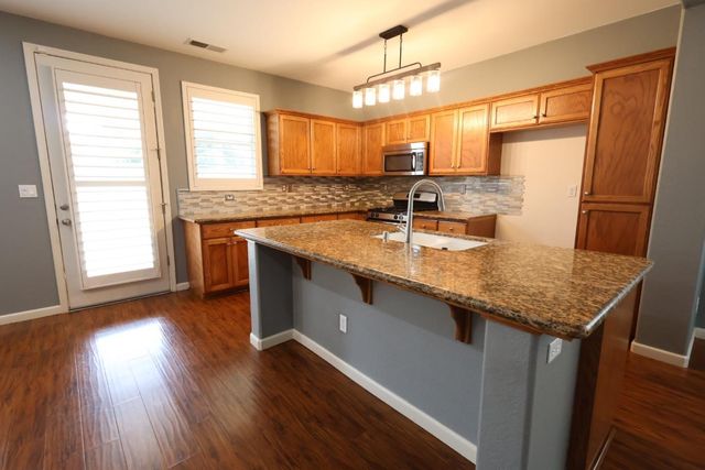 7369 E Garland Avenue, Fresno, CA 93737