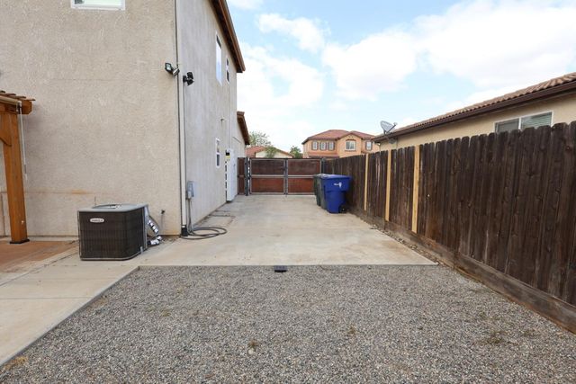 7369 E Garland Avenue, Fresno, CA 93737