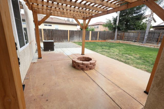 7369 E Garland Avenue, Fresno, CA 93737