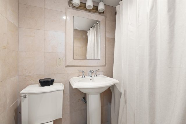 8 Whittier Place 17E, Boston, MA 02114