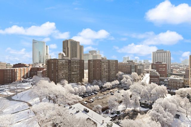 8 Whittier Place 17E, Boston, MA 02114