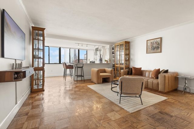 8 Whittier Place 17E, Boston, MA 02114