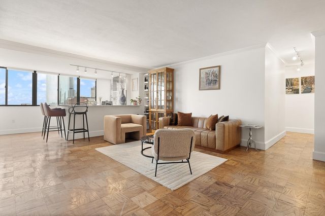 8 Whittier Place 17E, Boston, MA 02114