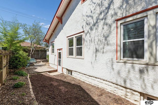 2522 N 49th Street, Omaha, NE 68104