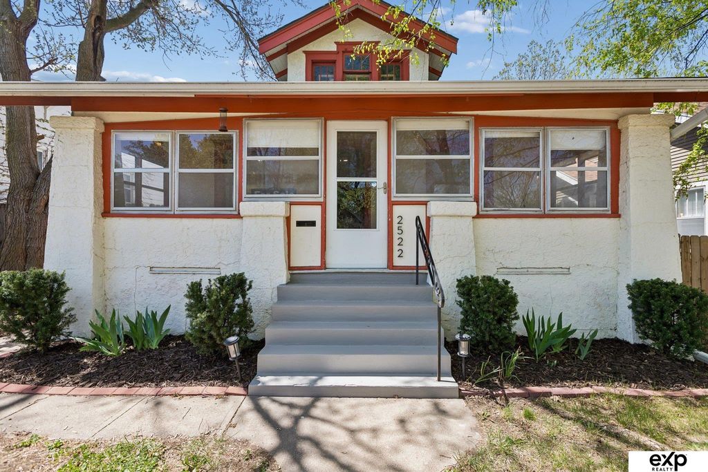 2522 N 49th Street, Omaha, NE 68104