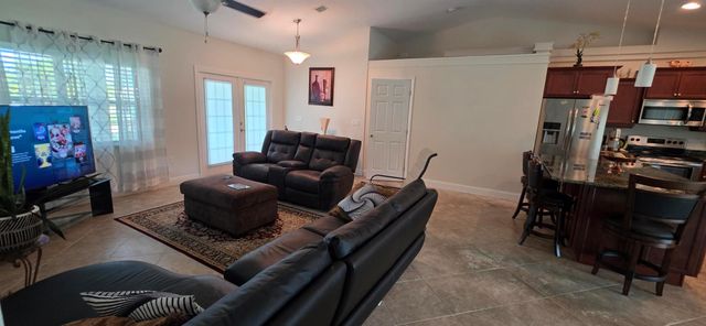 5838 NW Gillespie Avenue, Port St Lucie, FL 34986