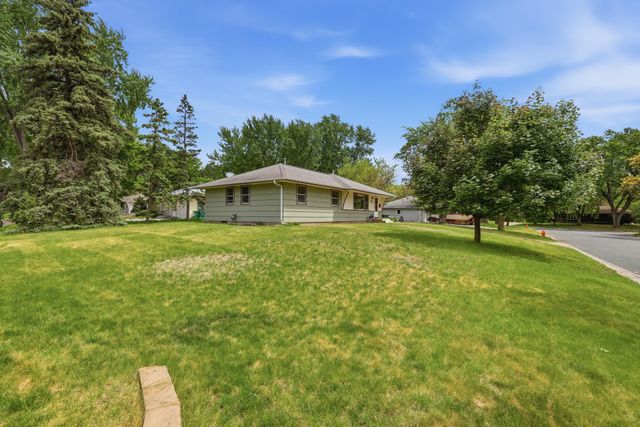 3110 W 82nd Street, Bloomington, MN 55431