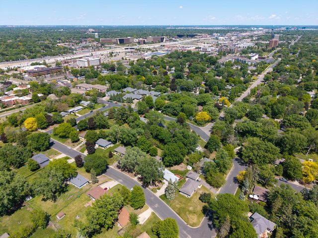 3110 W 82nd Street, Bloomington, MN 55431