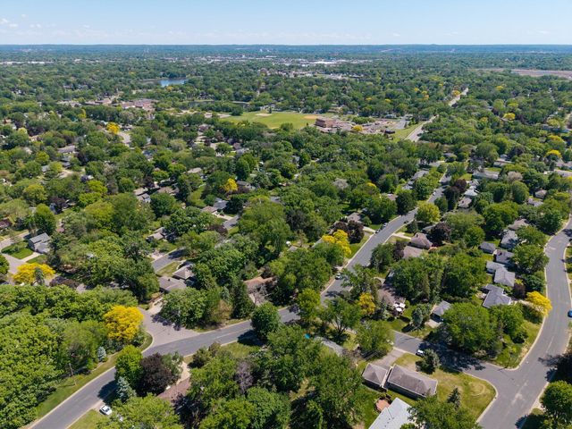 3110 W 82nd Street, Bloomington, MN 55431