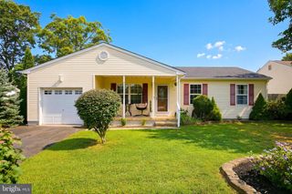 228 TACKLE AVE, Manahawkin, NJ 08050