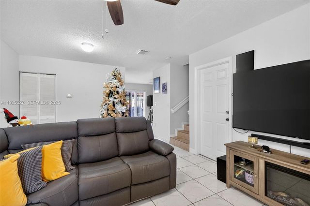 18615 NW 84th Pl 103-1, Hialeah, FL 33015