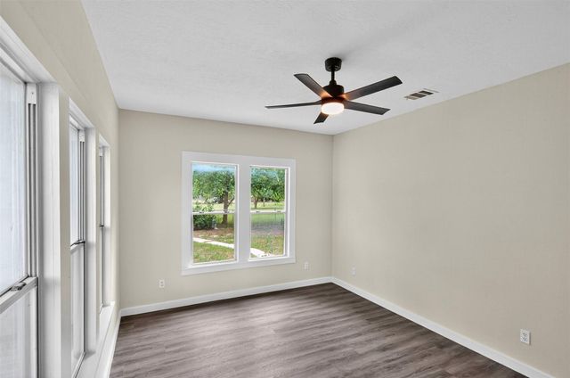 1001 N Banks Street, Caldwell, TX 77836