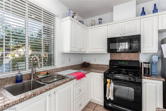 8031 Retriever Avenue, Las Vegas, NV 89147