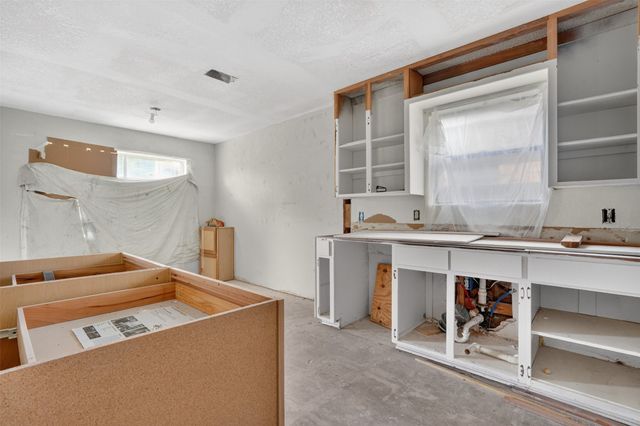 1212 Manning Street, Benbrook, TX 76126