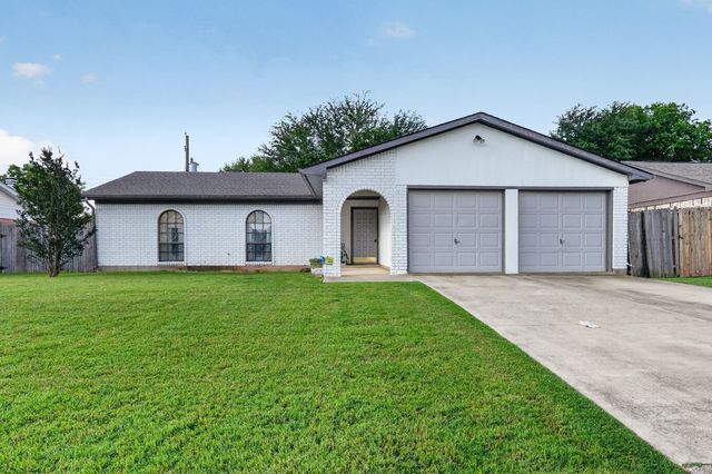 1212 Manning Street, Benbrook, TX 76126