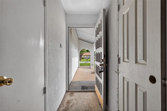 1212 Manning Street, Benbrook, TX 76126