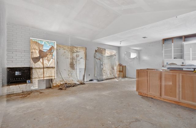 1212 Manning Street, Benbrook, TX 76126
