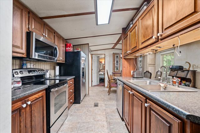 306 Viola Dr, Sparta, TN 38583