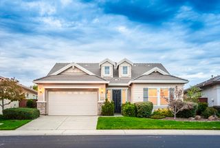 2112 Arlington Dr, Roseville, CA 95747