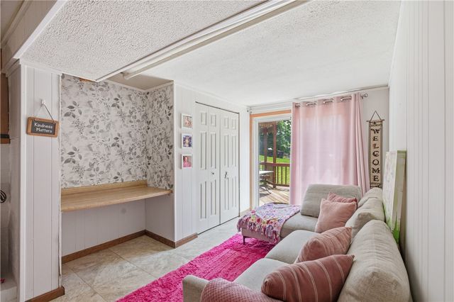 419 Patsy Dr, Pine Twp, PA 15044