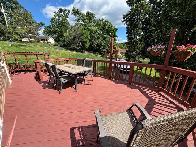 419 Patsy Dr, Pine Twp, PA 15044