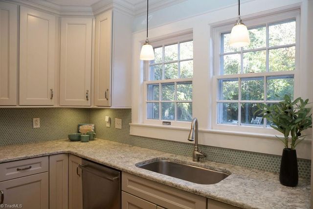 1805 W Friendly Avenue, Greensboro, NC 27403