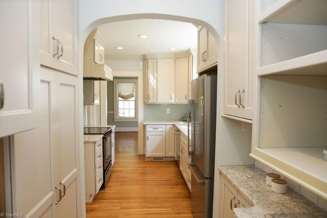 1805 W Friendly Avenue, Greensboro, NC 27403