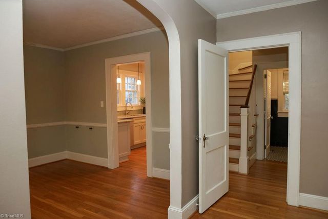 1805 W Friendly Avenue, Greensboro, NC 27403