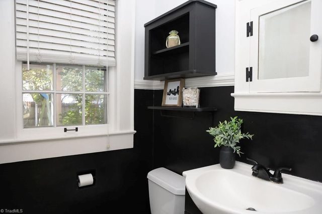 1805 W Friendly Avenue, Greensboro, NC 27403