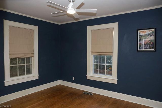 1805 W Friendly Avenue, Greensboro, NC 27403