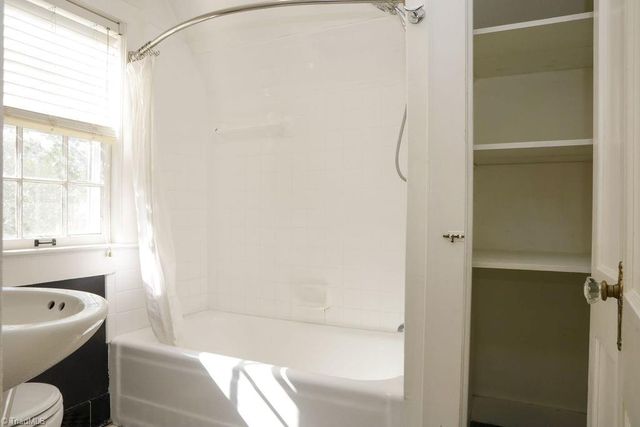 1805 W Friendly Avenue, Greensboro, NC 27403