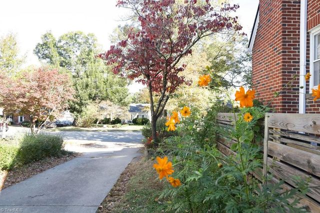 1805 W Friendly Avenue, Greensboro, NC 27403