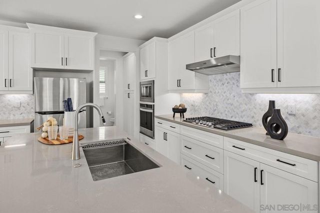 11050 Solstice, San Diego, CA 92126