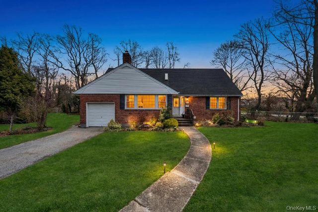 50 Sudbury Lane, Westbury, NY 11590