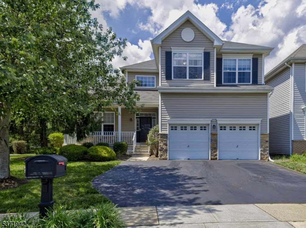 3 Pony Ln, Raritan Twp., NJ 08822